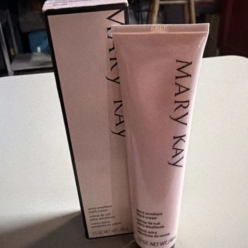 NEW In Box Mary Kay Extra Emollient Night Cream for Dry Skin 072682